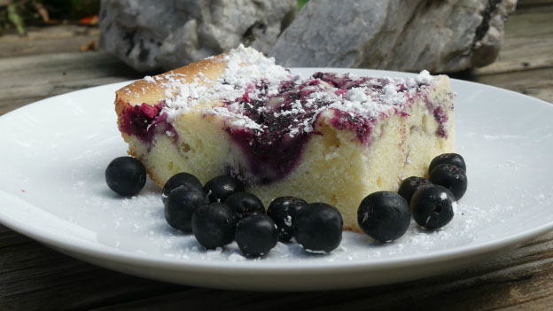 Black Chokeberry Cake