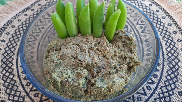 Vegan Pigweed Dip