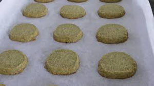 How to Make Pine Cookies